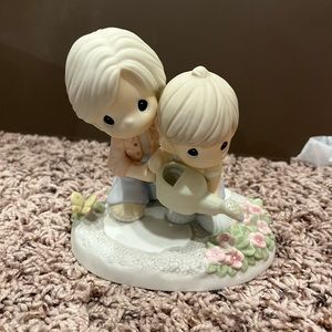 The path of love leads to grandma— Precious moments figurine